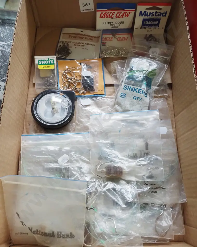 box; hooks, sinkers, tracers, lines Image 1++