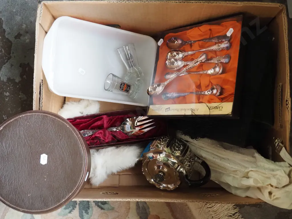 box; cased cutlery, retro pyrex baking dish, graduation mortar etc Image 1++