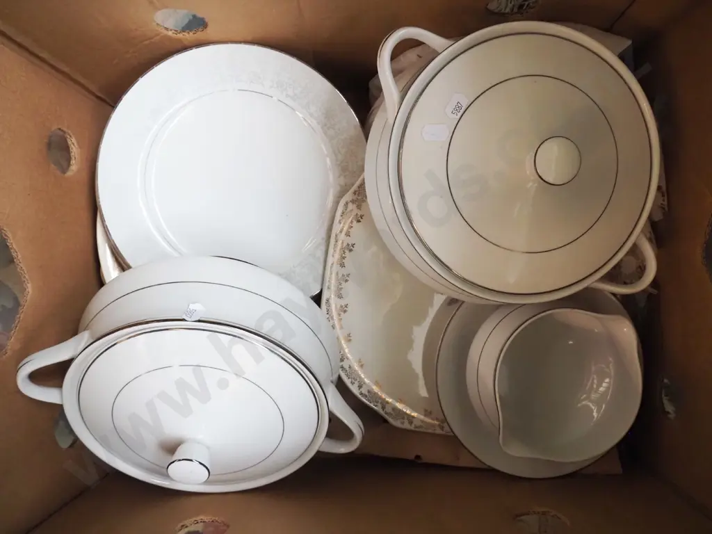 box; lidded veges, plates, gravy boat etc Image 1++