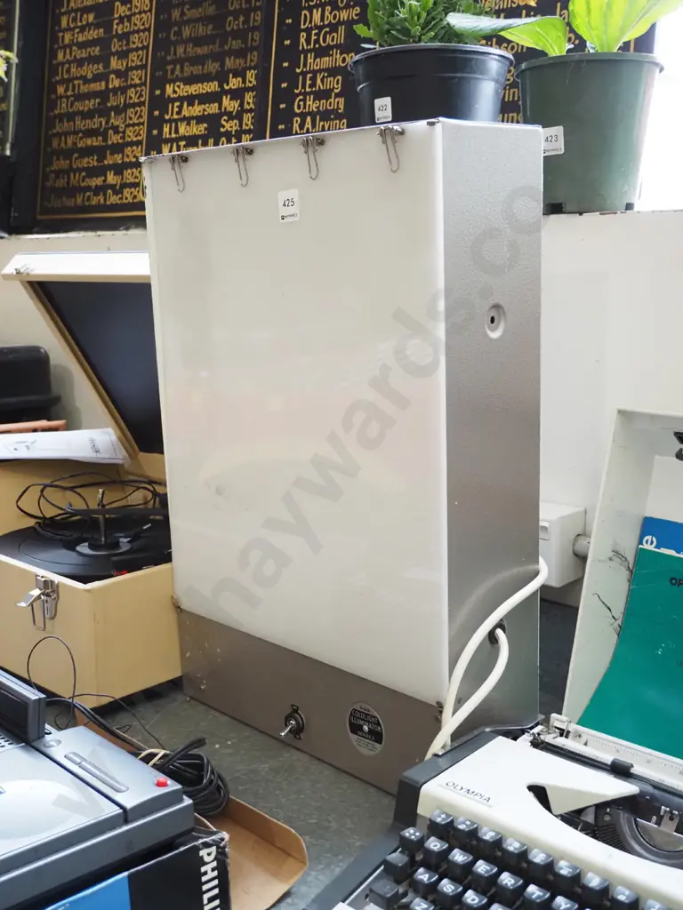 illuminated x-ray viewer Image 1++