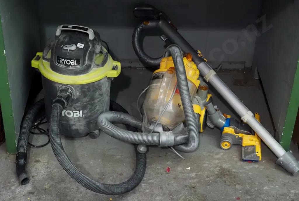 Ryobi workshop vacuum, Dyson vacuum - head needs attention Image 1++