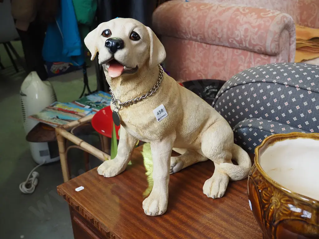 composite dog figurine H-360 Image 1++