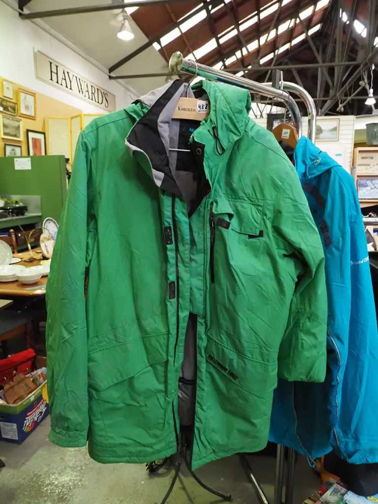 green hooded jacket Image 1++