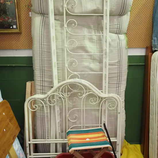 modern wrought metal ended day bed