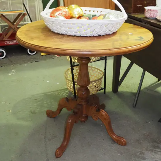 reproduction mahogany pedestal café table with carved based H-730 Diam-790