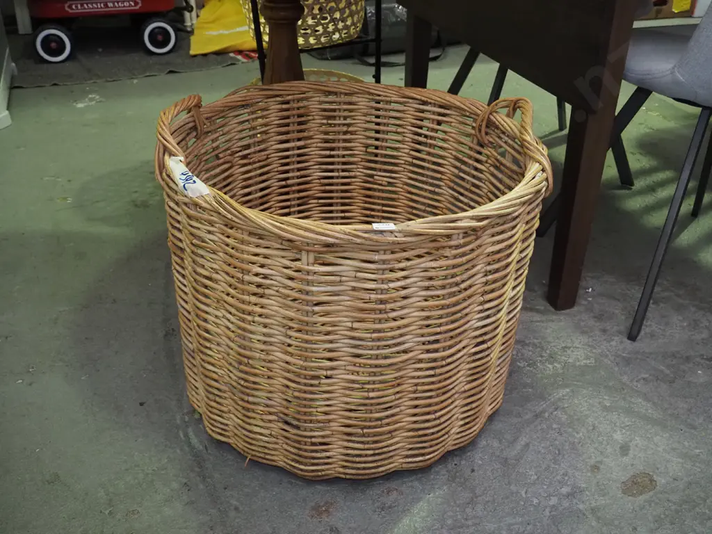 cane wood basket H-450 W-580 Image 1++