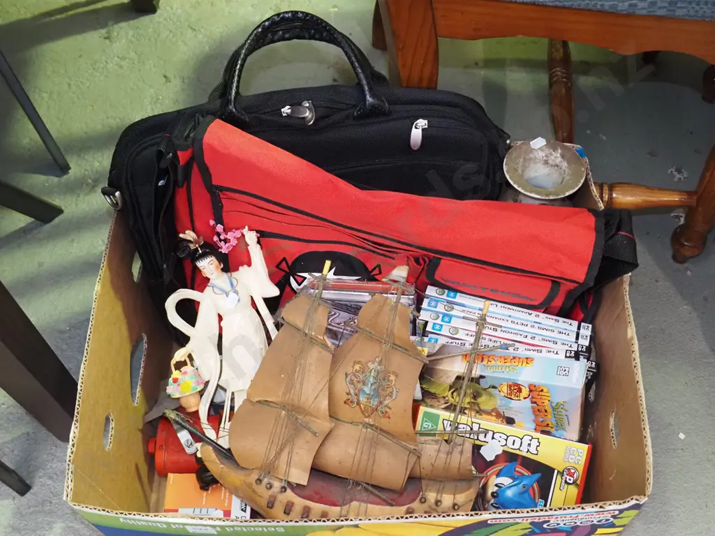 box; satchels, vase, pc games, good fortune figurine etc Image 1++