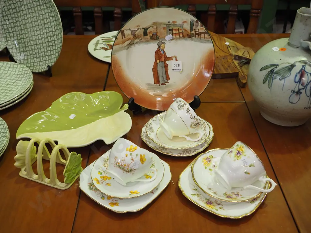 Royal Doulton Artful Dodger bowl, Carlton ware leaf dish, toast rack, 3 trios Image 1++