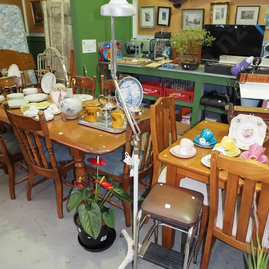 anglepoise lamp in stand - needs attention