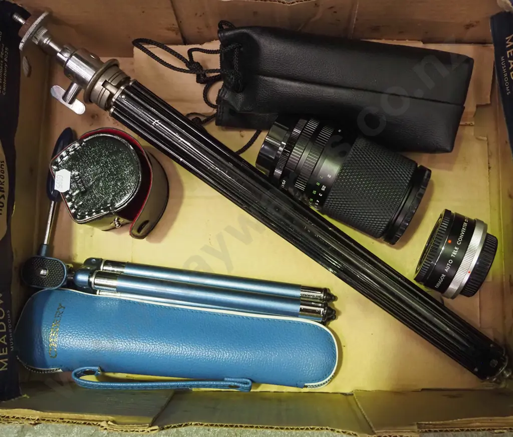 tripods, camera lens Image 1++