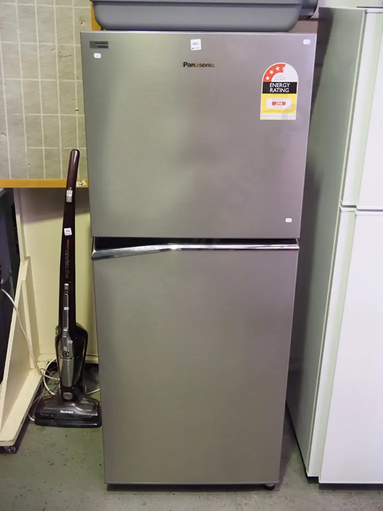 late model Panasonic fridge/freezer H-1510 W-600 D-640 Image 1++