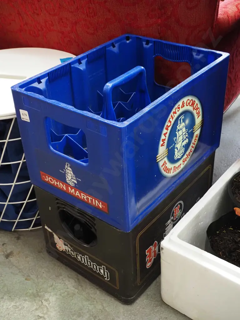 2x plastic German beer crates Image 1++