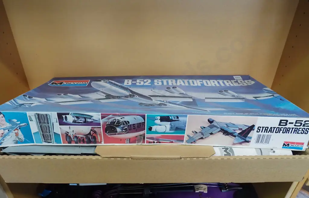 yet to be assembled of B52 Stratofortress Image 1++