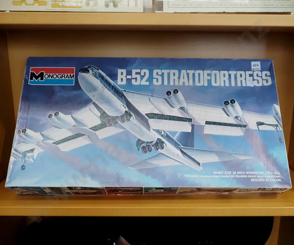 yet to be assembled of B52 Stratofortress Image 1++