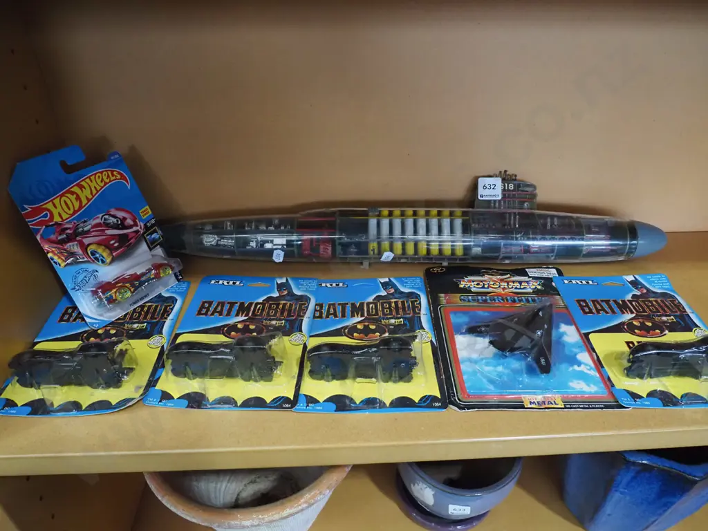 plastic cut model of a Thomas Jefferson submarine - missing tail piece, 6x toy vehicles Image 1++