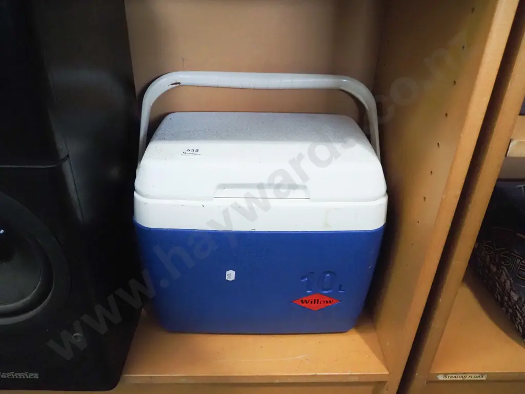 Willow 10L chilly bin Image 1++