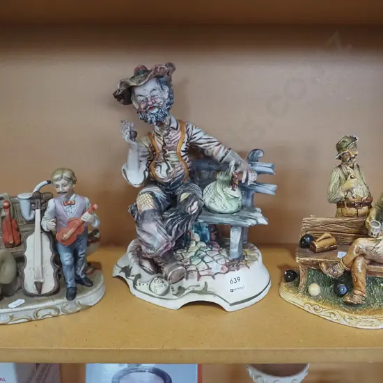 3x figurines Tallest-300