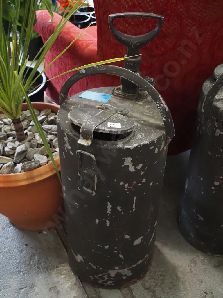 painted stirrup pump fire extinguisher Image 1++