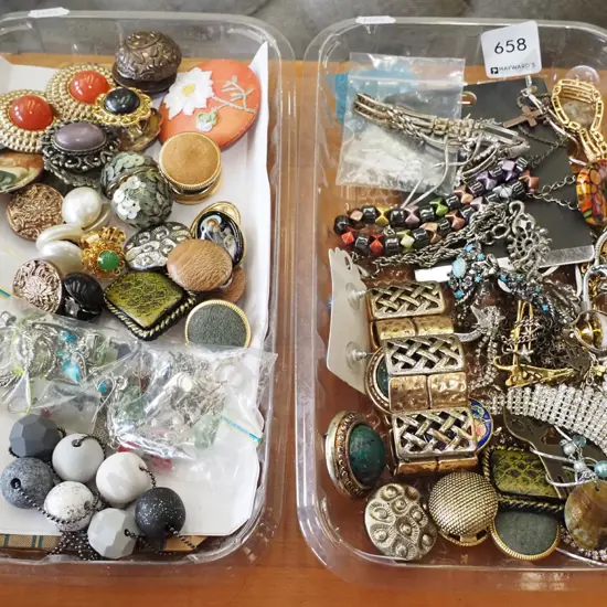 2x plastic trays of costume jewellery