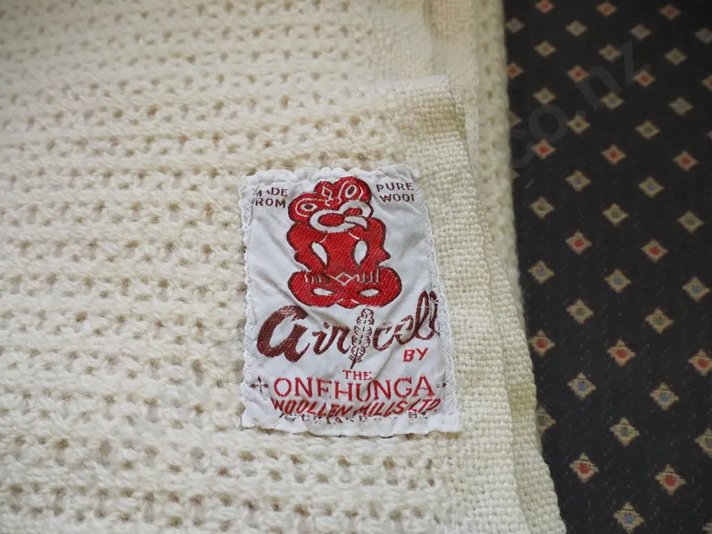 woollen Onehunga Mills blanket Image 1++