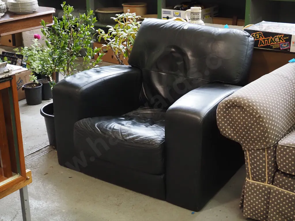 black leather armchair - some wear Image 1++