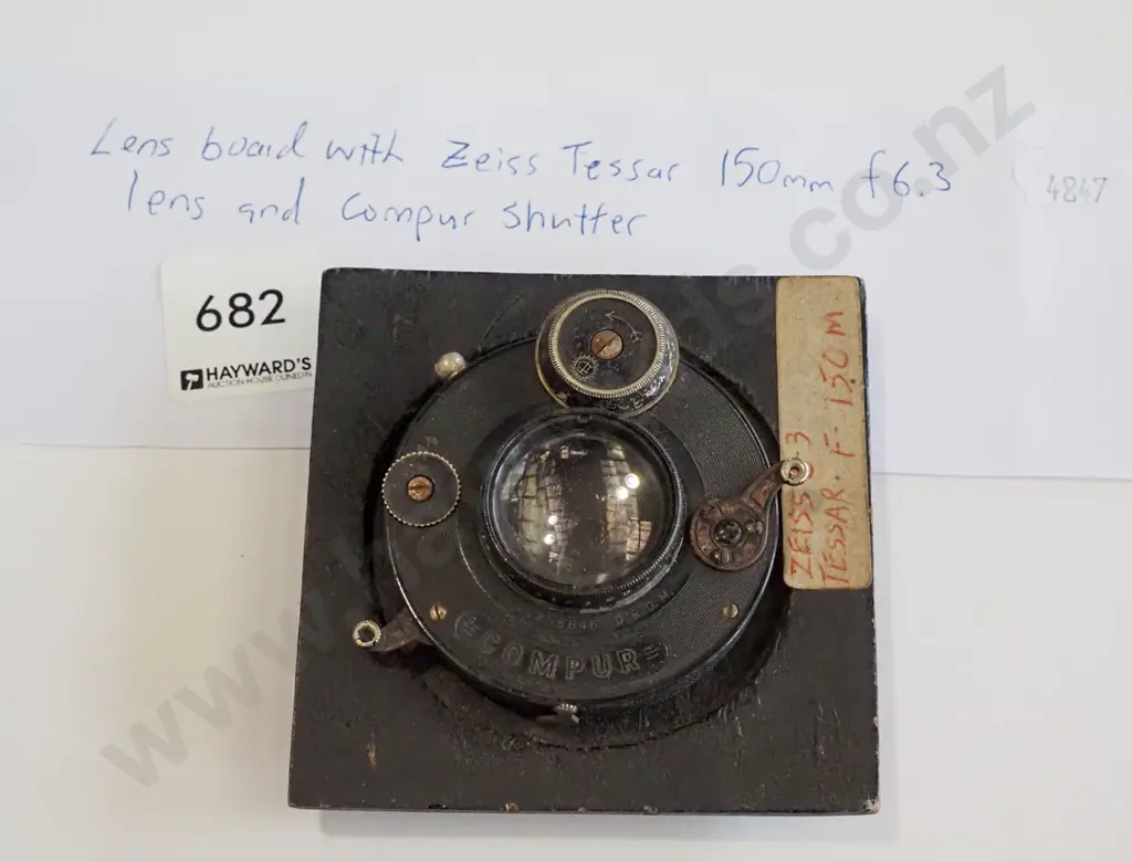 vintage camera lens board with lens & shutter Image 1++