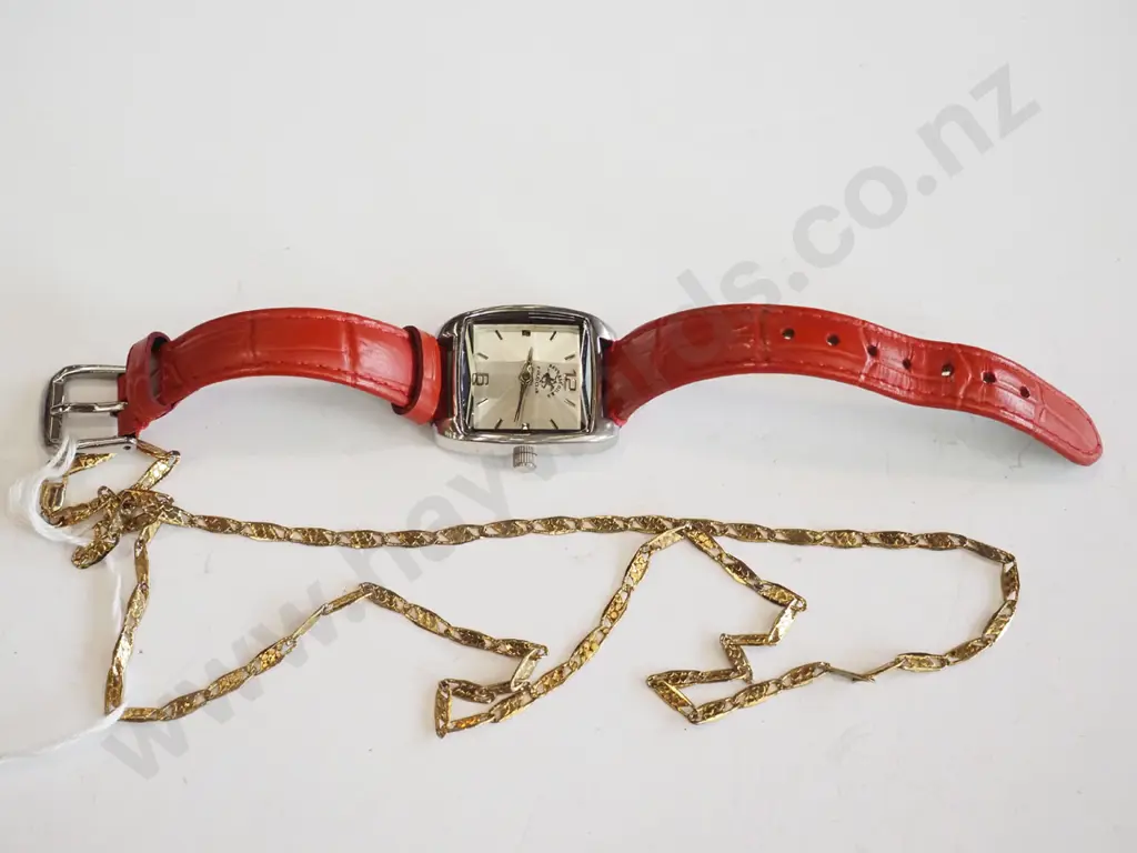 wristwatch, golden chain Image 1++