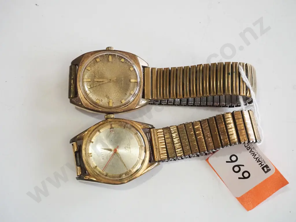 2x wristwatches Image 1++