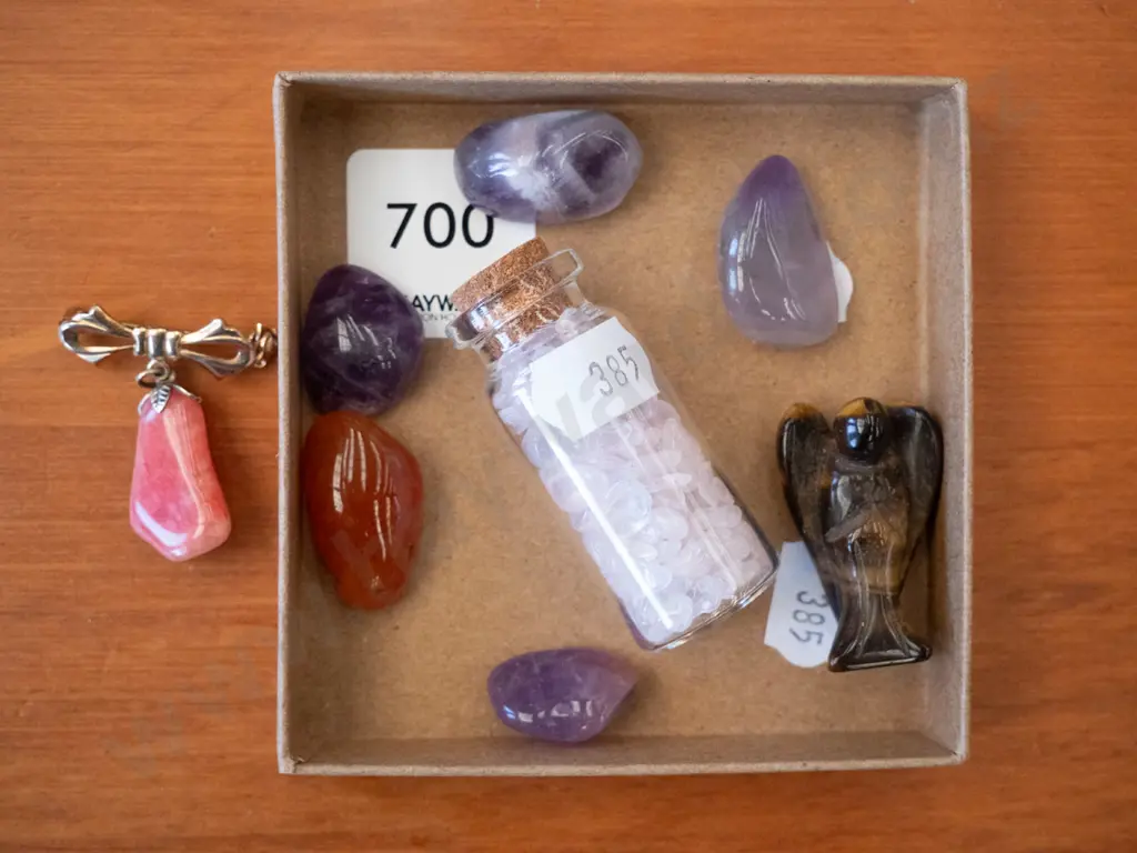 brooch, polished stones Image 1++