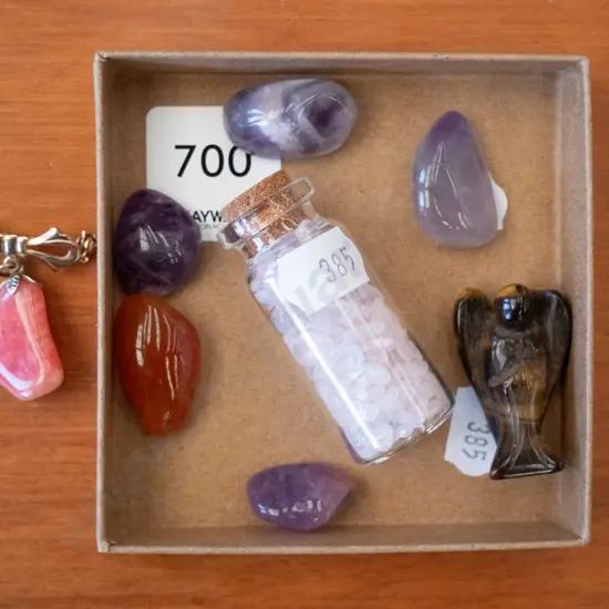 brooch, polished stones