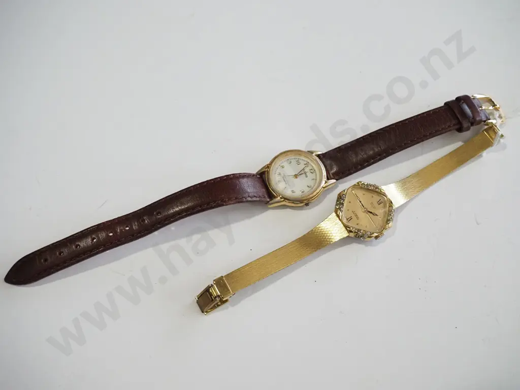 2x wristwatches Image 1++