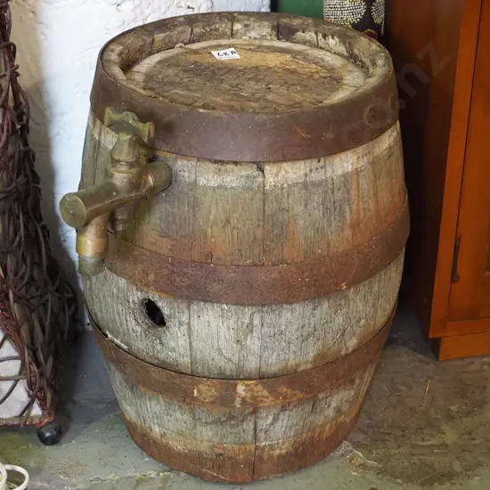 vintage Speights Dunedin barrel with heavy brass spiggot H-430