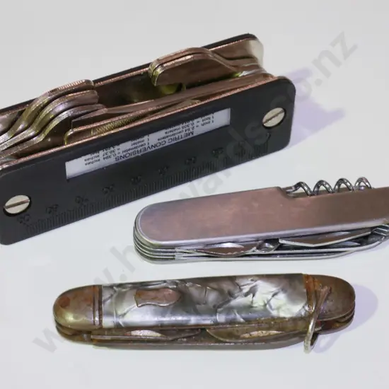 2x pocket knives, multi tool
