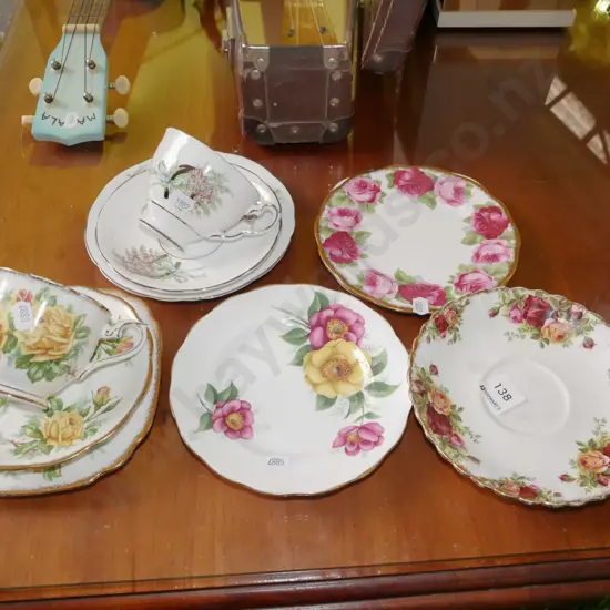 2x trios, side plates, saucers