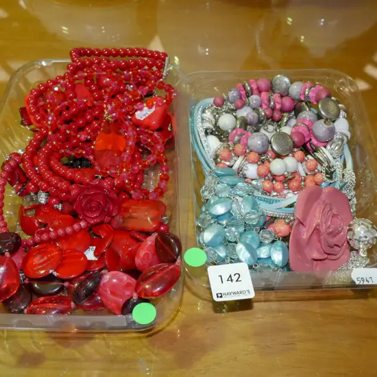 2x trays of costume jewellery - green dots