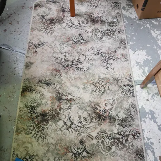 small edged floor mat L-1520 W-850