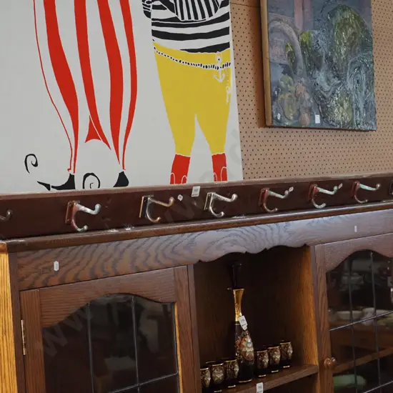 8 coat hooks on board L-1620