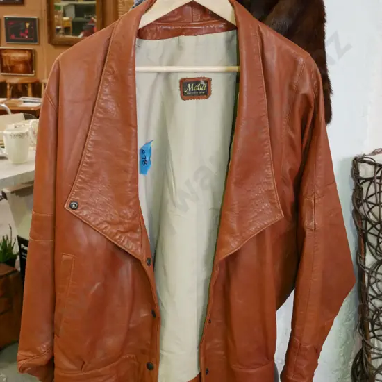 NZ leather ladies jacket - size unknown