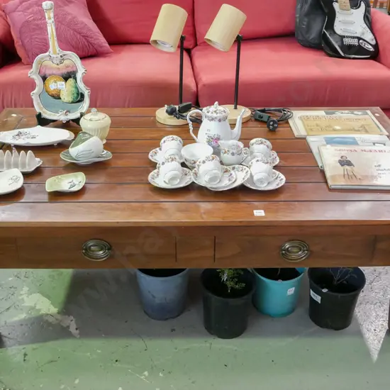 large solid pine coffee table with 2 drawers H-460 W-1430 W-800