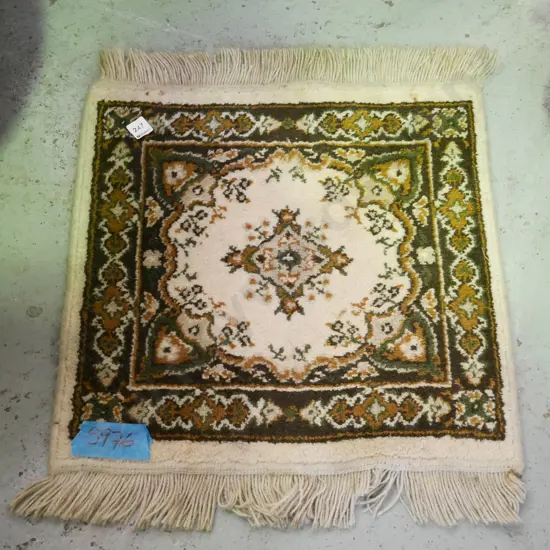 small tufted square woollen floor mat L-510 W-510