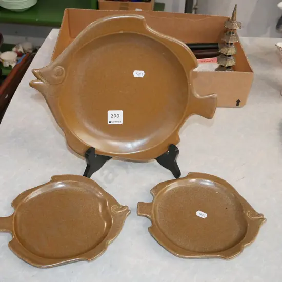 3x Temuka Pottery  fish plates
