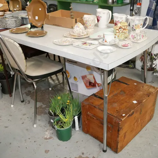 chrome leg formica top table with 1 chair -corrosion to chrome H-760 W-1230 D-800