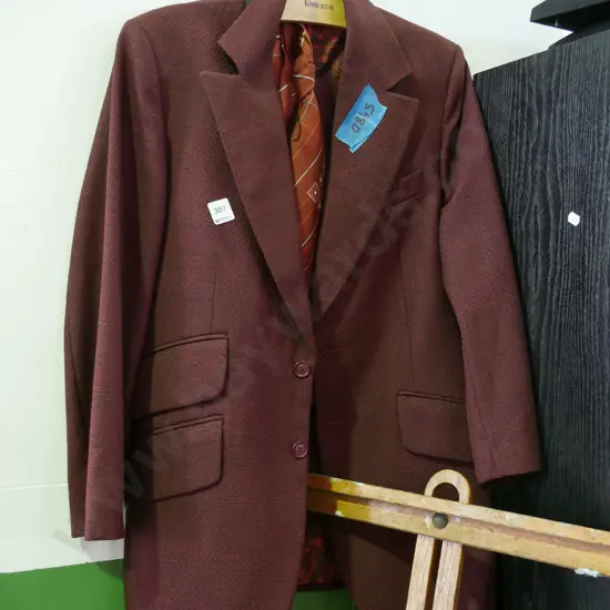 gents burgundy suit and tie