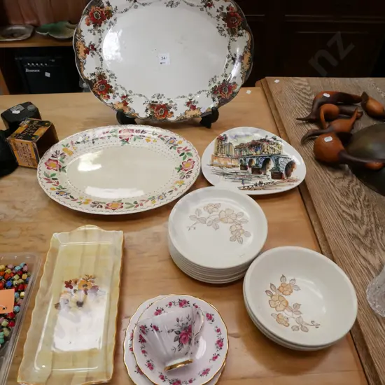 ashets, sandwich plates, trios etc