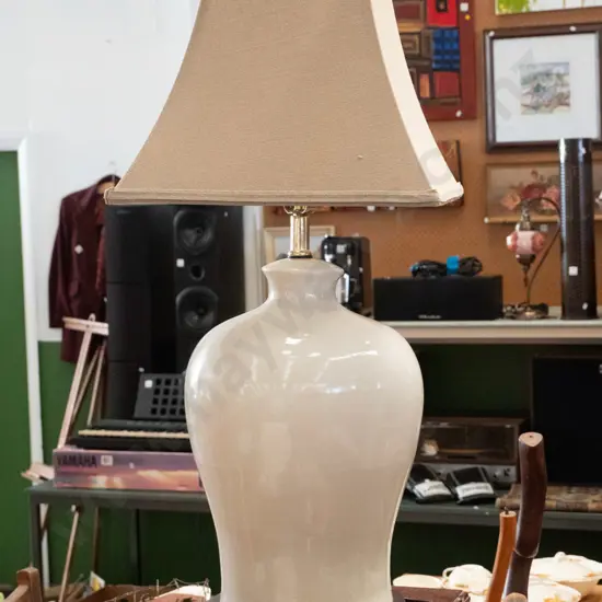 large ceramic based table lamp H-760