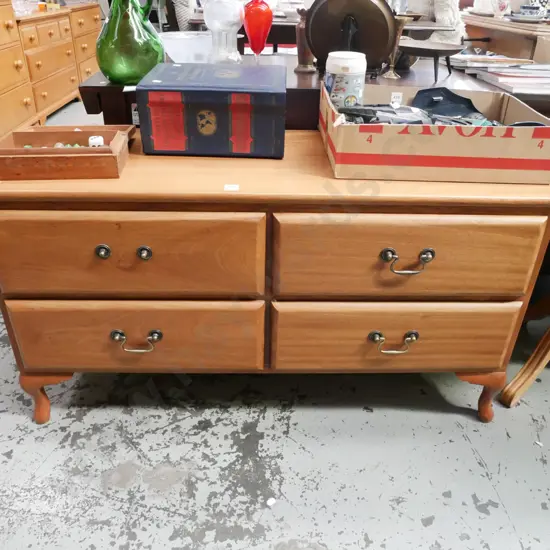 mahogany cab leg 4 drawer lowboy - missing 1 handle