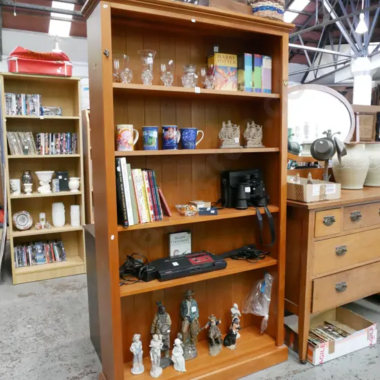 solid rimu adjustable bookcase H-1810 W-1000 D-270