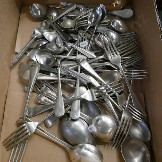 box of cutlery