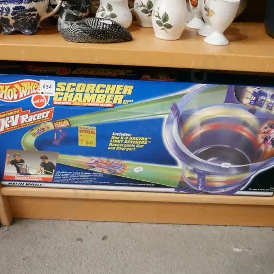 box; Hotwheels Scorcher Chamber game