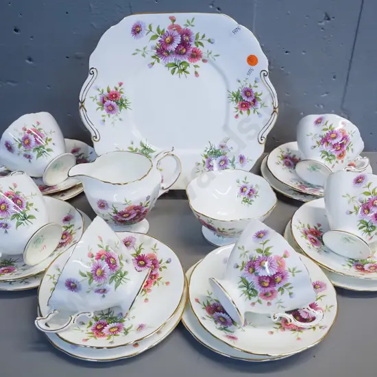Hammersley Aster motif 21-piece bone china tea set including cake plate